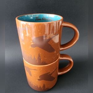 2017 Set of 2 Tm Horton's Mugs #617